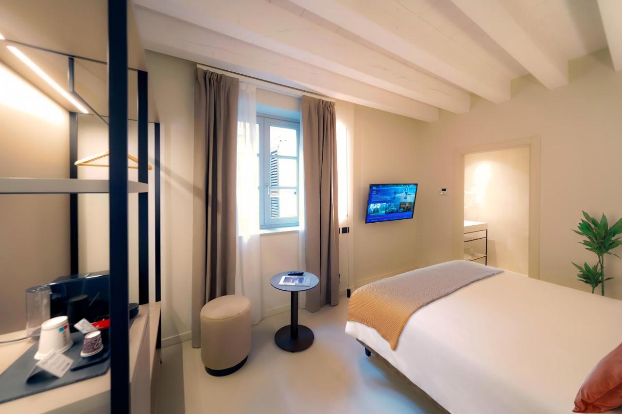 Bergamo Inn 21 מראה חיצוני תמונה A room at the hotel