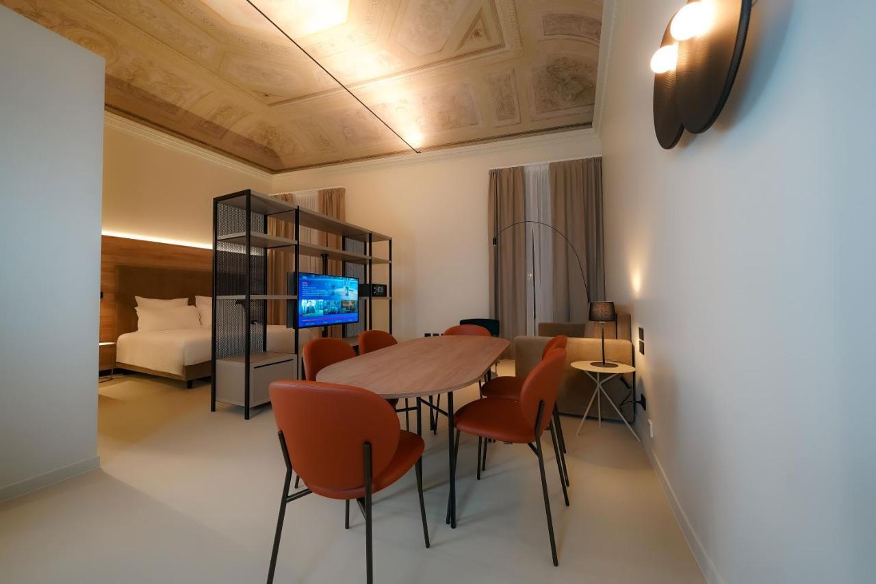 Bergamo Inn 21 מראה חיצוני תמונה A room at the hotel